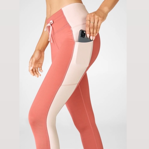 Fabletics Mid-Rise Ultracool Shine-Panel 7/8 - Picture 2 of 3